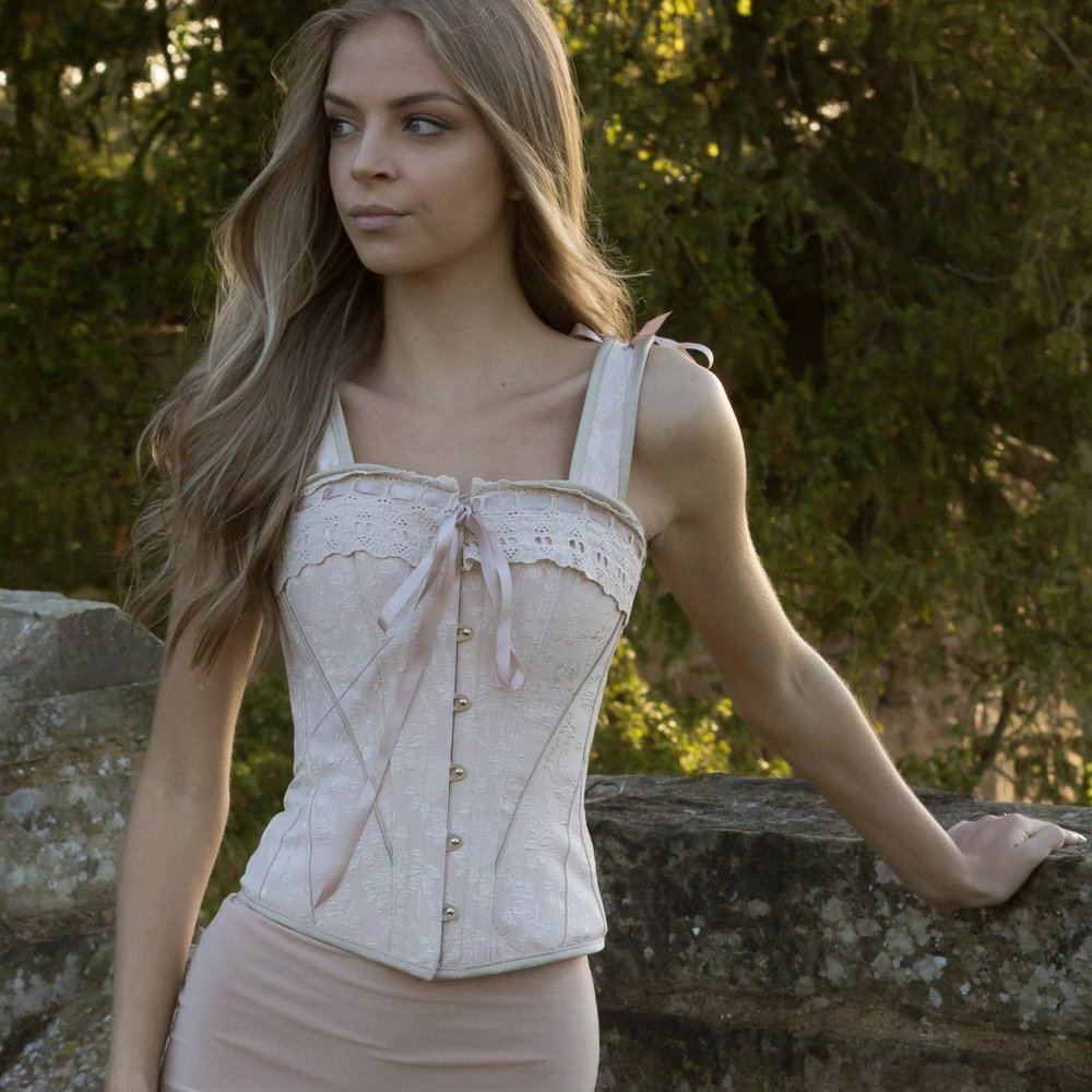 VICTORIAN INSPIRED DUSTY PINK OVERBUST ANGLED PANELS AND SHOULDER STRAPS